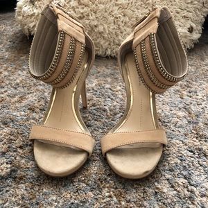 Gianni Bini Nude Heels